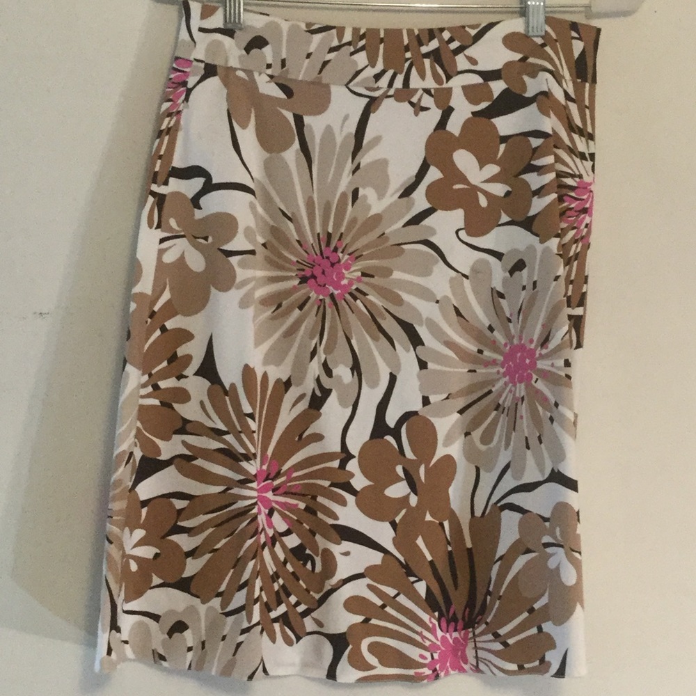 Fun summer floral skirt size 4